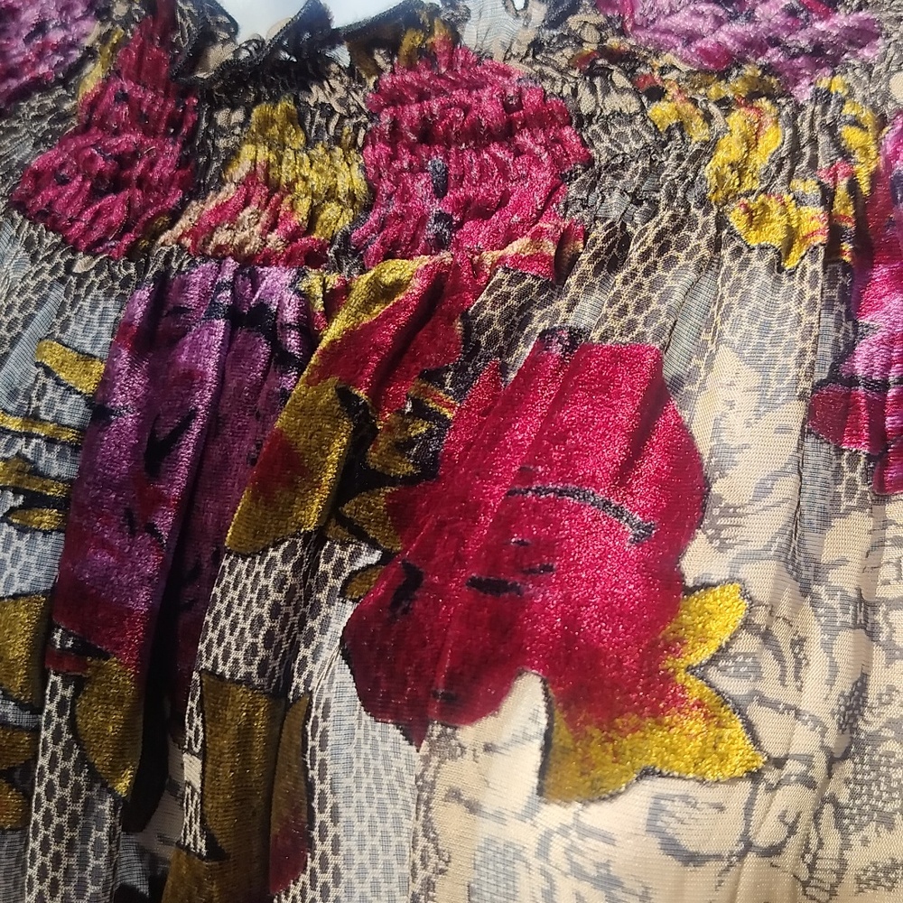 Cache Small/Medium Romantic Top - image 3